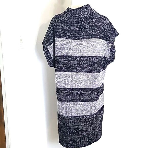 Jamie Nicole Gray & White Sweaterdress,Cowl Neck,Short Sleeves, Buttons, Size 4X - Picture 7 of 9
